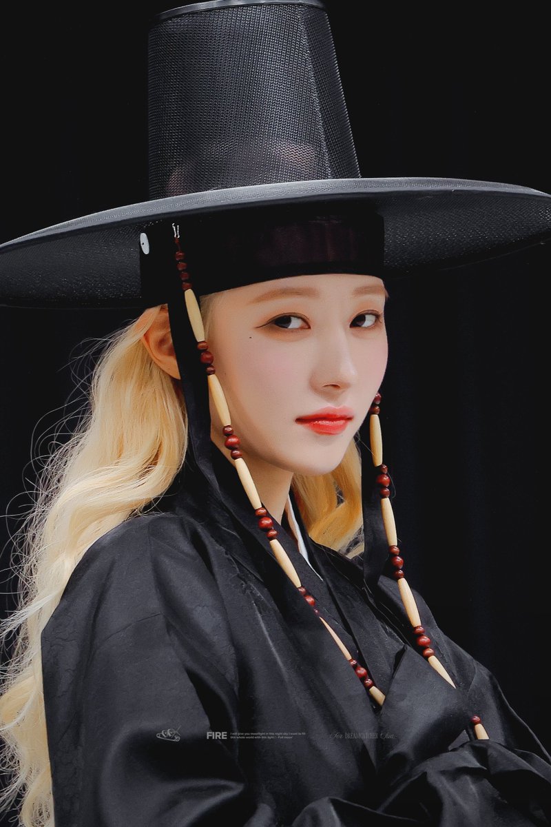 810_fire's tweet image. 저승사자 이래 생겼으면 나 저숭라라 냉큼가죠..
#DREAMCATCHER #UAU #SUA #드림캐쳐 #유아유 #수아