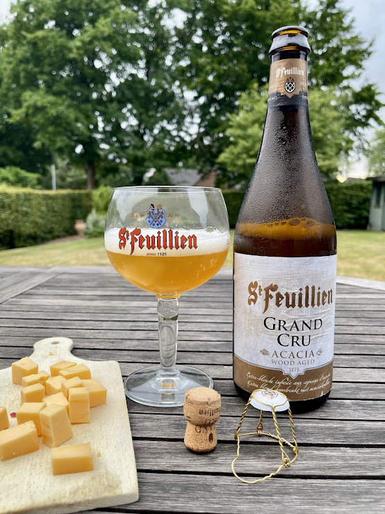 joukesp's tweet photo. #CraftBeer #BeerLover #Beer #BeerbyPhilippe #BeersOfTheWeek
St. Feuillien Grand Cru, somehow the wood doesn't taste entirely natural!
Aged Timmermans Oude Kriek ('07?)
Cuvée De Ranke ('20), a formidably delicious blend.
Dormaal Lentebier ('22) Just a tad sour! https://t.co/HzsVTbZNi7