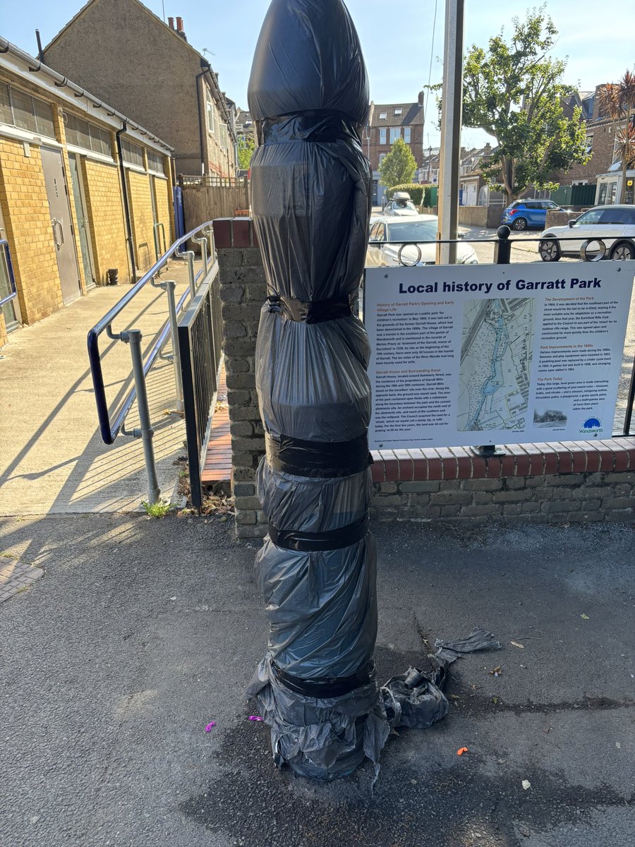 Glyn Goodwin FRSA (@artglyn) on Twitter photo Hi <a href="/thameswater/">Thames Water 💧</a> <a href="/EnableParks/">Enable Parks Wandsworth</a> <a href="/WBC_Help/">WBC Customer Service</a> this is becoming a bit of a saga, this is working, but it is covered up again. It’s a heat wave, hottest day of the year. Can you remove the plastic today please? Hi <a href="/thameswater/">Thames Water 💧</a> <a href="/EnableParks/">Enable Parks Wandsworth</a> <a href="/WBC_Help/">WBC Customer Service</a> this is becoming a bit of a saga, this is working, but it is covered up again. It’s a heat wave, hottest day of the year. Can you remove the plastic today please?