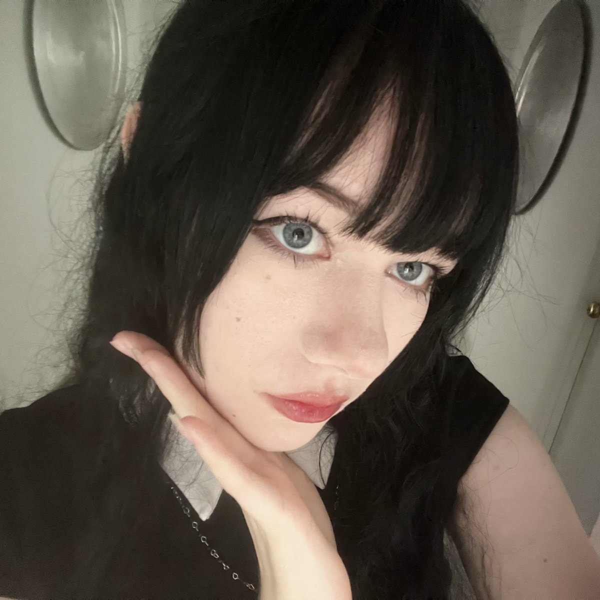 uw0ss's tweet image. my mum thrifted me this dress the GOAT