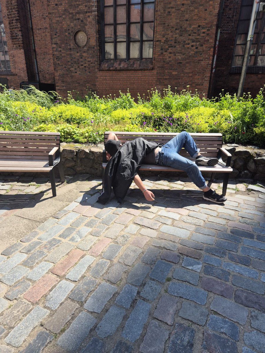 Is this a problem that the local authorities are just ignoring and hoping for it to go away? Probably, not! ;) local small business owners seem to love the situation.  It really helps to fill the bars and restaurants with sight like this  <a href="/RigasDome/">Rīga</a> <a href="/VilnisKirsis/">Vilnis Ķirsis</a> <a href="/SlesersAinars/">Ainārs Šlesers</a>