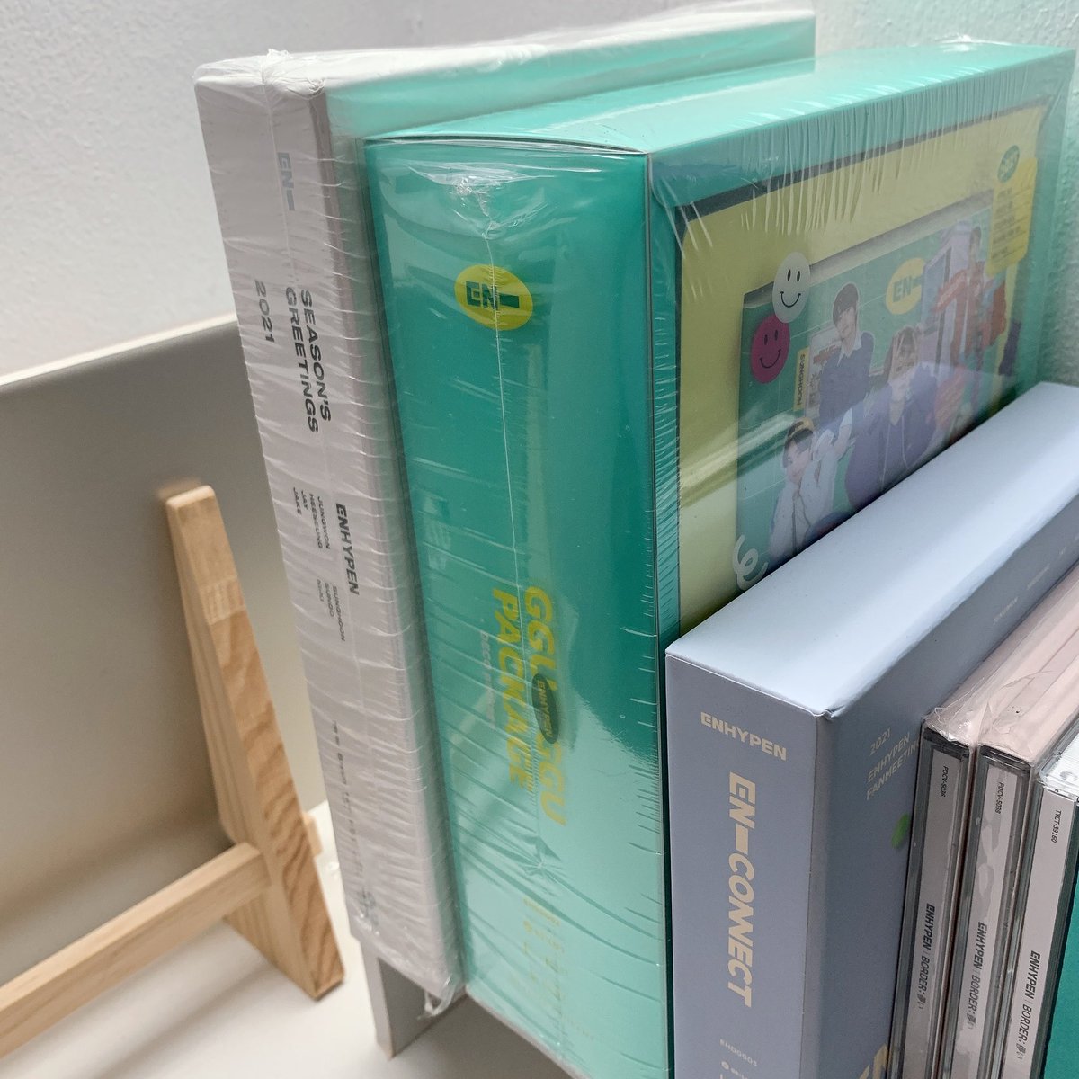 pjshauI's tweet photo. hi! selling majority of my collection :) 

⌗ wts lfb ph 

𓄲 enhypen pcs, lds, pobs, 2021 merch = ₱56K set

╰  x sensitive
╰  slightly negotiable for serious buyers
╰ see thread for actual pcs on sale

🛒reply/dm to claim

양도 엔하이픈 yzy jay jungwon heeseung sunghoon https://t.co/h5Kvvg4bc4