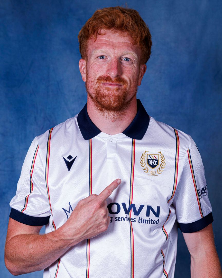 footballshirt's tweet image. Dundee FC have revealed their new Away kit for the 2025/26 season, produced by Macron. 

The shirt is white with thin vertical stripes in navy and red, paired with a navy collar and sleeve cuffs. 

#DundeeFC #macronsports