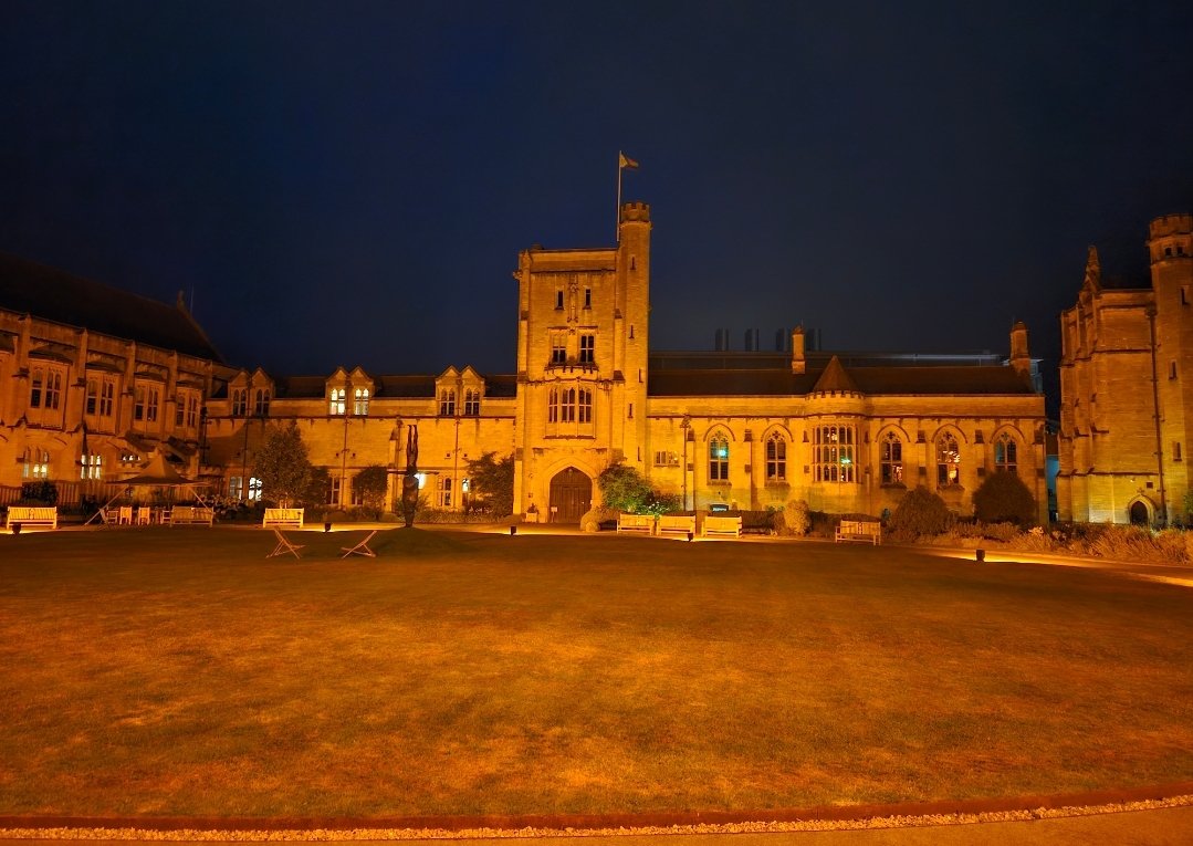 MrsSedRE's tweet photo. A pleasure to spend the weekend at @UniofOxford with Mrs Harding &amp; Miss Atherton from St Margaret's. We have joined the Farmington scholarship officially&amp;have been truly inspired listening to the projects from this year's scholars. Thanks to @HMCOxford for treating us so well💚✝️ https://t.co/EdevVCAILL