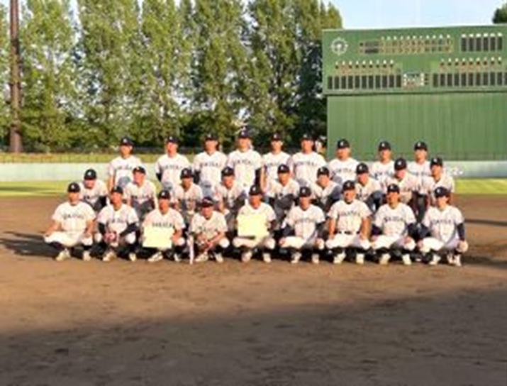 shkpr's tweet image. 硬式野球部が第50回吾妻杯争奪大学野球選手権大会で優勝しました!🏆 決勝戦で福島大学を破り、1、2年生中心の若いチームが見事な勝利。試合ごとにまとまり、成長を感じられた大会でした。次は秋のリーグ戦!引き続き応援よろしくお願いします!📣 #大学野球 #吾妻杯 #優勝