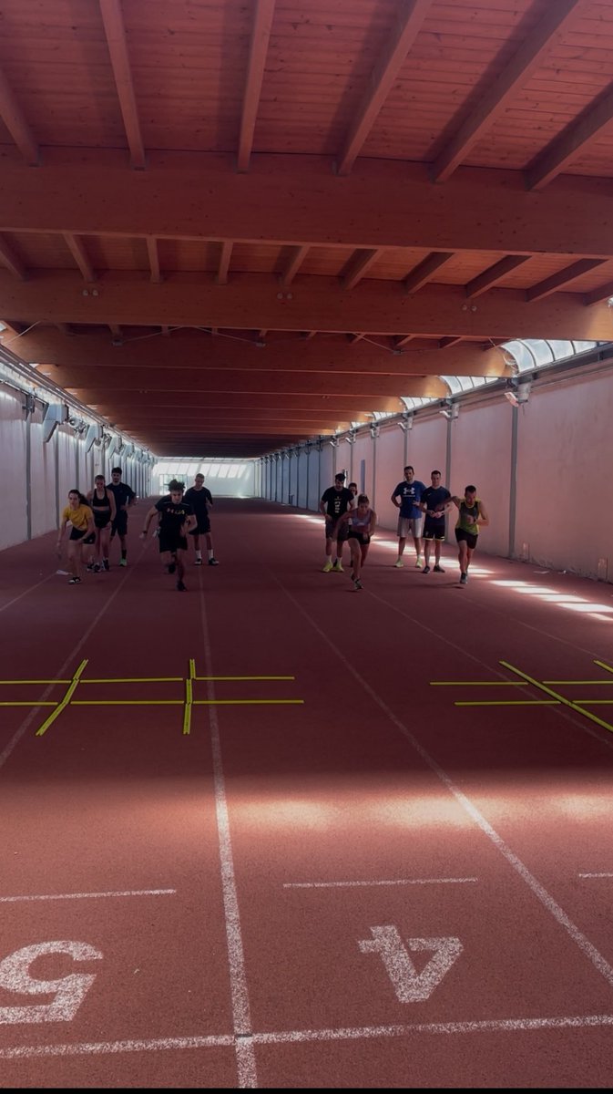 Another incredible weekend in Florence, this time focusing on speed, agility and conditioning… and food and wine🏃‍♂️💨 🇮🇹🤌 🥩 🍷💪

Thanks as always to physiolab and all the participants. Alla prossima e grazie mille 🙏