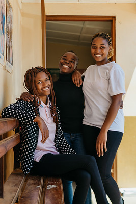 Thanks to support from 🇫🇮 Finland, thousands of young people in Mozambique are accessing life-changing information and services on sexual and reproductive health.

Read how #MyDecisionMyFuture is empowering youth in Niassa:
🔗unf.pa/4l1yMX3

#UNFPA #YouthPower #SRHR