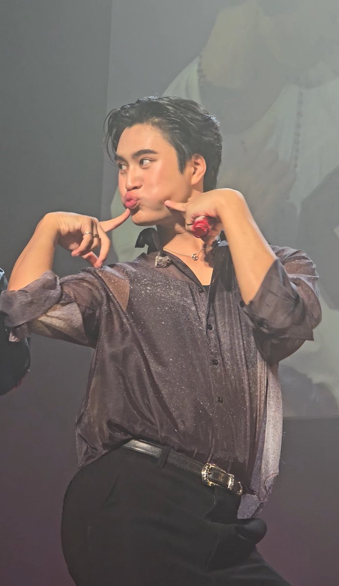 mari_bwgfjdppo's tweet photo. I don’t think I can move on 😌

#GFRunTheWorldinOsaka
#GeminiFourth 
#เจมีไนน์โฟร์ท
#gemini_nt
#Fourthnattwat https://t.co/qB2fujCQEN