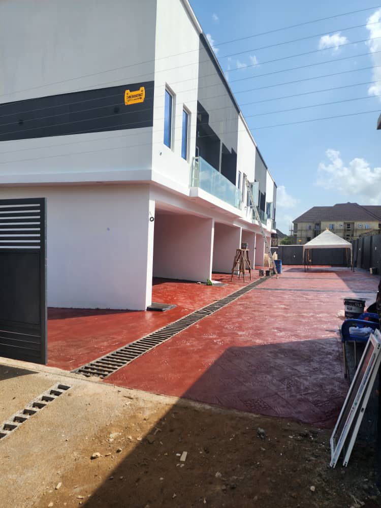 JarusHomes's tweet photo. Itโs #FlashbackMonday, and we bring to you the incredible journey of Capital Court 1!
CC1 at foundation. CC1 at completion.
December, 2023. October, 2024.
#CapitalCourt #JarusHomes https://t.co/wEfrmWytIH