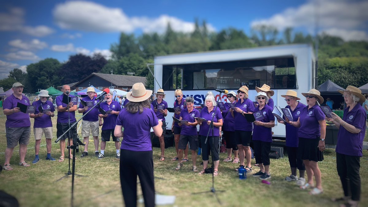 BletchingleyCC's tweet image. Yesterday’s performance at the #Bletchingley Village Fair was a resounding success. The sun shone brightly, the choir sung sweetly and we raised £106 for our chosen Charity - Clockwork. Well done to everyone involved and thank you. Clockwork.org.uk