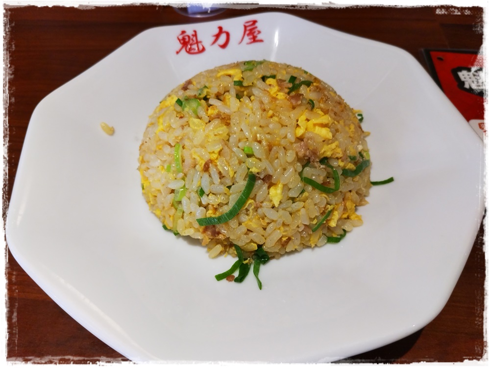今日のランチ
#ラーメン魁力屋鴫野店 さん
京都背脂醤油全部乗せラーメン^3.5^焼きめし定食👀
初訪問～❣ラーメン 魁力屋 鴫野店さん🤗全部乗せラーメンおば♪背脂たっぷり動物系スープ♪程よく濃厚甘みもあり(･∀･)ｳﾝ!!美味しいね♪味編でニンニクとネギをＩＮ👌ご馳走様でした
#らーめん