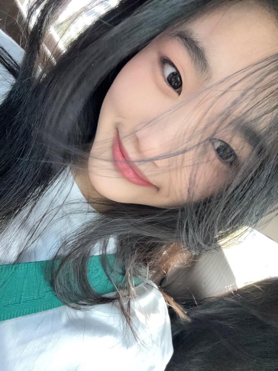 CErine_JKT48's tweet photo. mondeyin https://t.co/KKk9mpLY8x