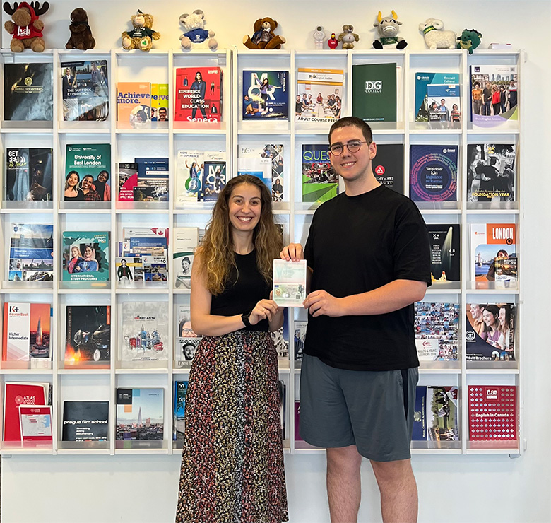 📣 Malta’da İngilizce öğrenmek ister misiniz?
Koray, ELT danışmanlığıyla hayalini gerçeğe dönüştürdü.

🔸 6 haftalık Genel İngilizce
🔸 EC Malta dil okulu
🔸 Uzman desteğiyle sorunsuz süreç
👉 Siz de ilk adımı atın!

#ELTYurtdışı #ECMalta #MaltaDilOkulu
elt.com.tr/gidenler-anlat…