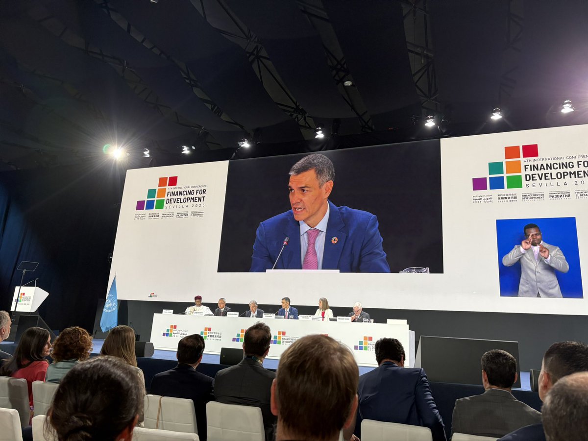 anton_leis's tweet photo. 🇺🇳🌎💪Empezamos!
#FFD4
#FFD4Sevilla
#ForPeople
#ForPlanet
#GlobalSolidarity
#SomosCooperación
#CooperamosCambiamos https://t.co/ixSwHaCB5O