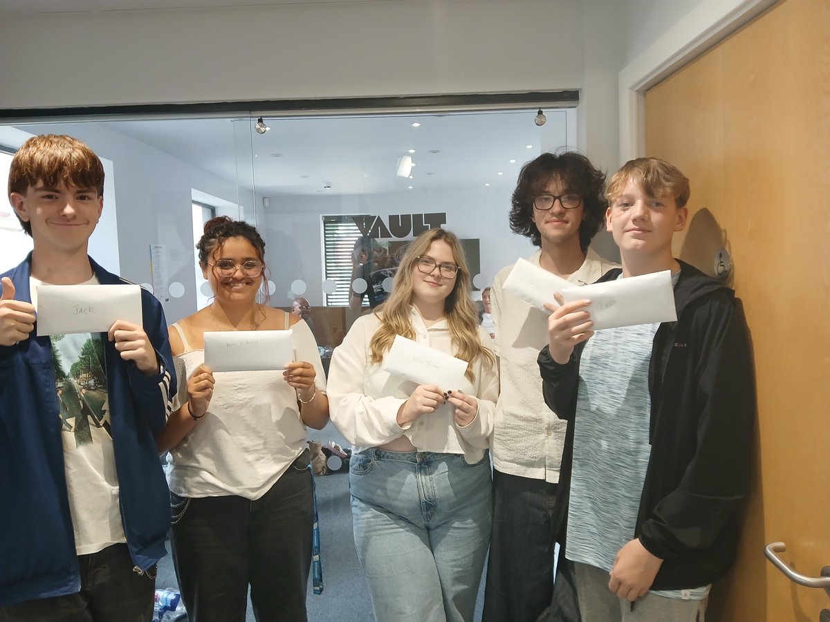 VaultYouthZone's tweet image. Thanks to Joshua at @lancsfest for gifting our Young People's Development Group tickets for what will be an amazing event in the heart of Preston.
It's in Avenham & Miller Parks on Sat 19th July.
Team Vault will be there so if you see us, make sure you pop by and say hello!
