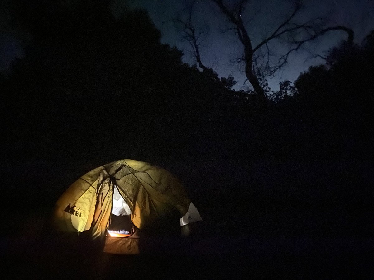 micelf4all's tweet image. Current situation.
1:40am. #tentlife 
GN/GM everyone. Settled in for the night at a little camp site outside of Orange County, with @XChainCaravan &amp;amp; @FlowerDenNFT  
Tomorrow we web3 work from here  &amp;amp; discuss our next moves. ✊🏻I hope Monday begins a wonderful week for you all.