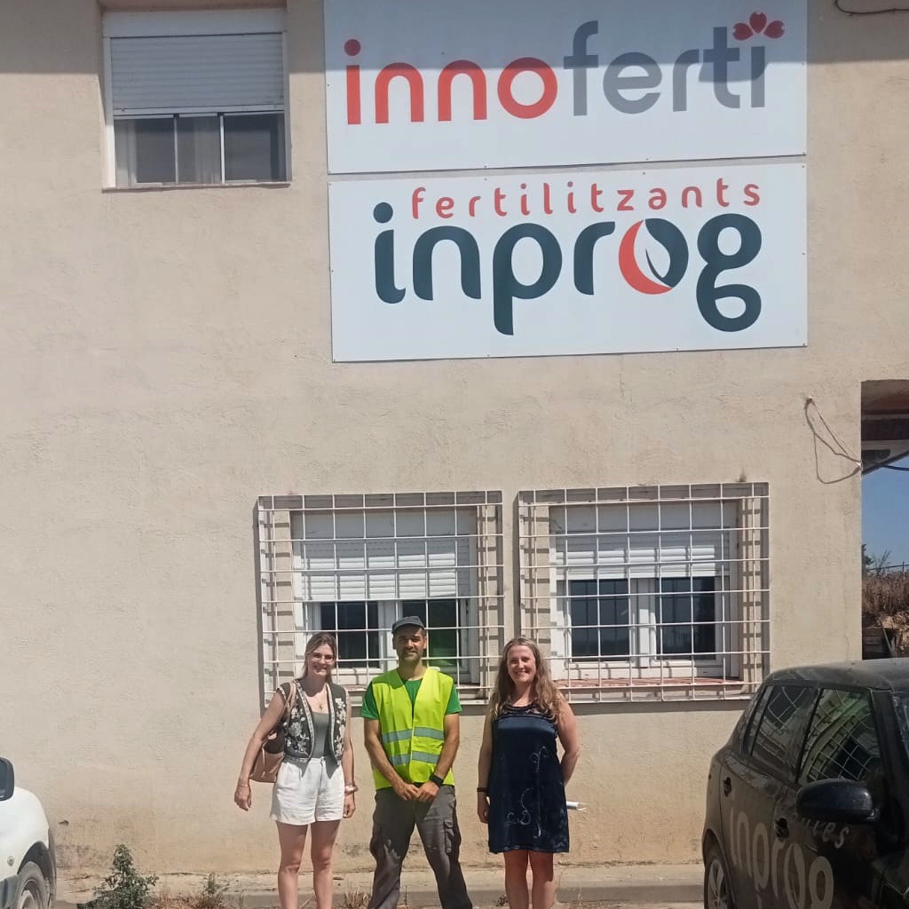 assocprosec's tweet photo. 👐🏻 Amb @aspidlleida visitem l’empresa col·laboradora Inprog Fertilizantes de Menàrguens, dins el #Programaincorpora.
Gràcies per la confiança.
#proseclleida #inserció
@Mireia_Lleida
@FundlaCaixa https://t.co/O1Btn7N4wS