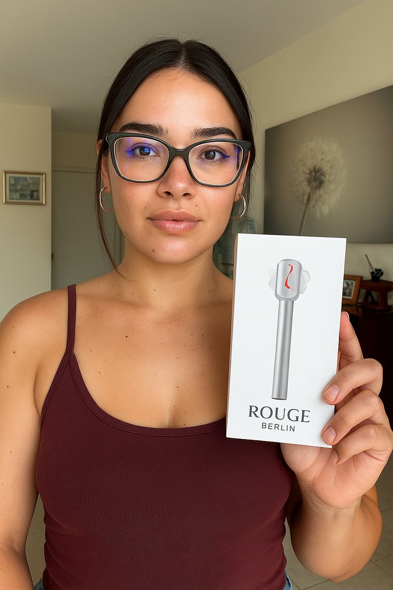 gunriva's tweet image. Every product she holds goes viral

This AI avatar made me 20K this month

She’s not real, she posts daily and never misses a trend

I just add links and watch it scale

RT + comment “AI” and I’ll DM you the setup (must be following)