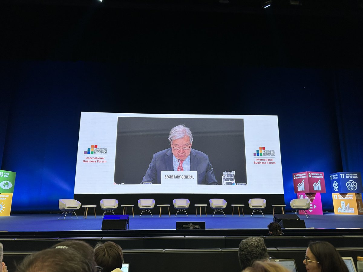 Iniciamos!!! Día 1✨💪 <a href="/CEIbcn/">CEI International Affairs</a> 
#FFD4 #FFD4Sevilla