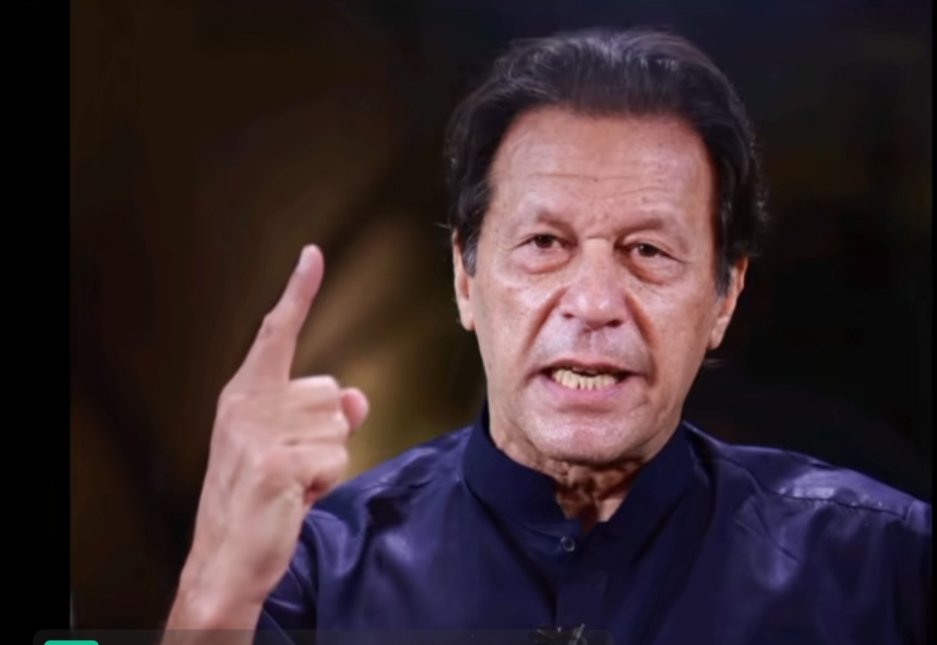ہم سب نے نا جانے کیوں عمران خان کو پتھر کا سمجھ لیا ہے وہ بھی انسان ہے دوستو وہ تمھاری خاطر اور کنتی قربانیاں دے اس اکیلے نے تو پاکستان بچانے کا ٹھیکہ نہیں لیا ہوا تھا نا
ہم بس یہ سوچ کہ کیوں مطمئن ہو جاتے ہیں کہ 
"ڈٹ کہ کھڑا ہے کپتان"