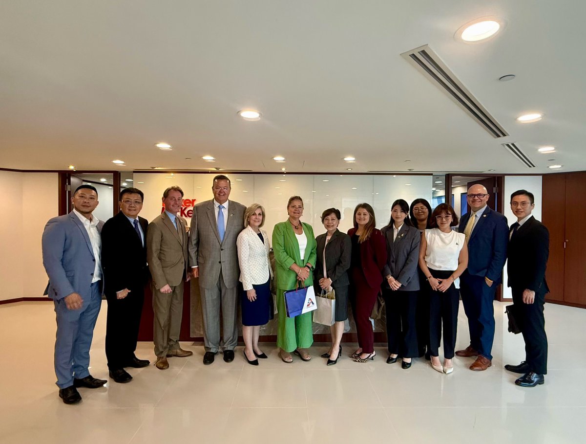 AmChamTaiwan's tweet image. We welcomed our first state-level delegation of 2025 — NASS with five Secretaries of State, to discuss U.S.–Taiwan investment ties and talent pipelines. Kentucky-based members Zoeller Taiwan and Brown-Forman Taiwan also shared their operations and experiences with the delegation.