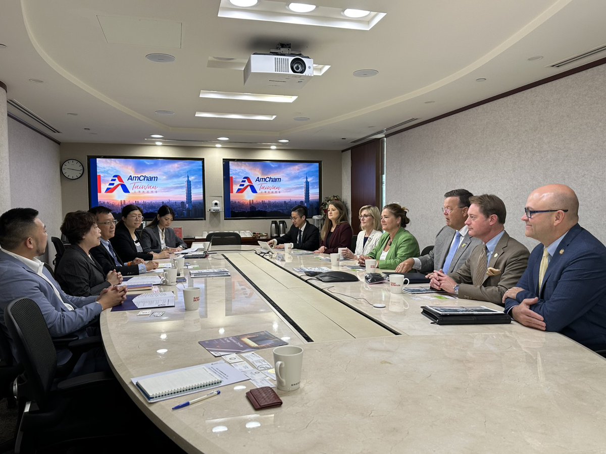 AmChamTaiwan's tweet image. We welcomed our first state-level delegation of 2025 — NASS with five Secretaries of State, to discuss U.S.–Taiwan investment ties and talent pipelines. Kentucky-based members Zoeller Taiwan and Brown-Forman Taiwan also shared their operations and experiences with the delegation.