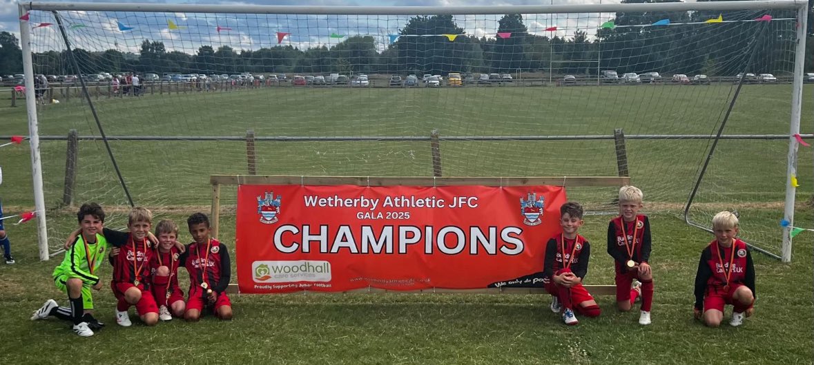 A huge well done to our Collingham under 8s Strikers team, who won their respective age group tournament in Wetherby yesterday! 
An amazing achievement, and even better to receive a visit from Harrogator himself <a href="/HarrogateTown/">Harrogate Town AFC</a> 
#OneCollinghamTeam
 ⚫️⚽️🔴