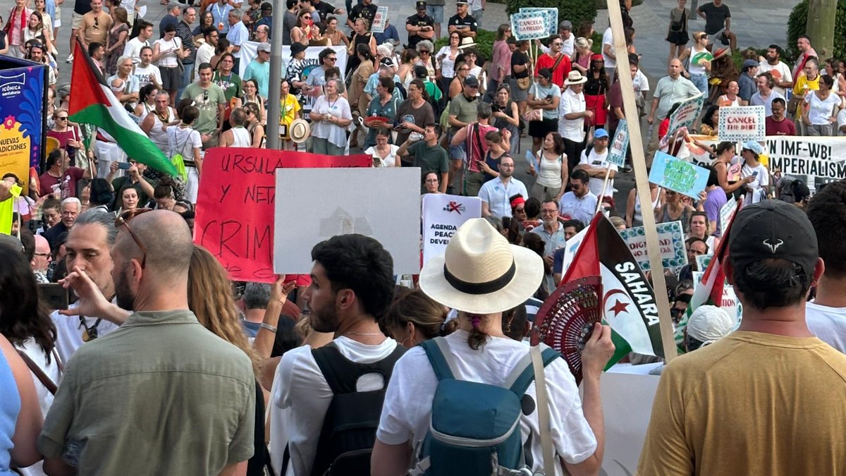 Desde la CME y la <a href="/globaleducation/">Global Campaign for Education</a>, nos unimos al llamado de la sociedad civil para exigir un sistema que funcione para las personas y el planeta—no para el lucro.

#FundEducation 
#FfD4People #FfD4 #RumboASevilla #SystemChangeNow