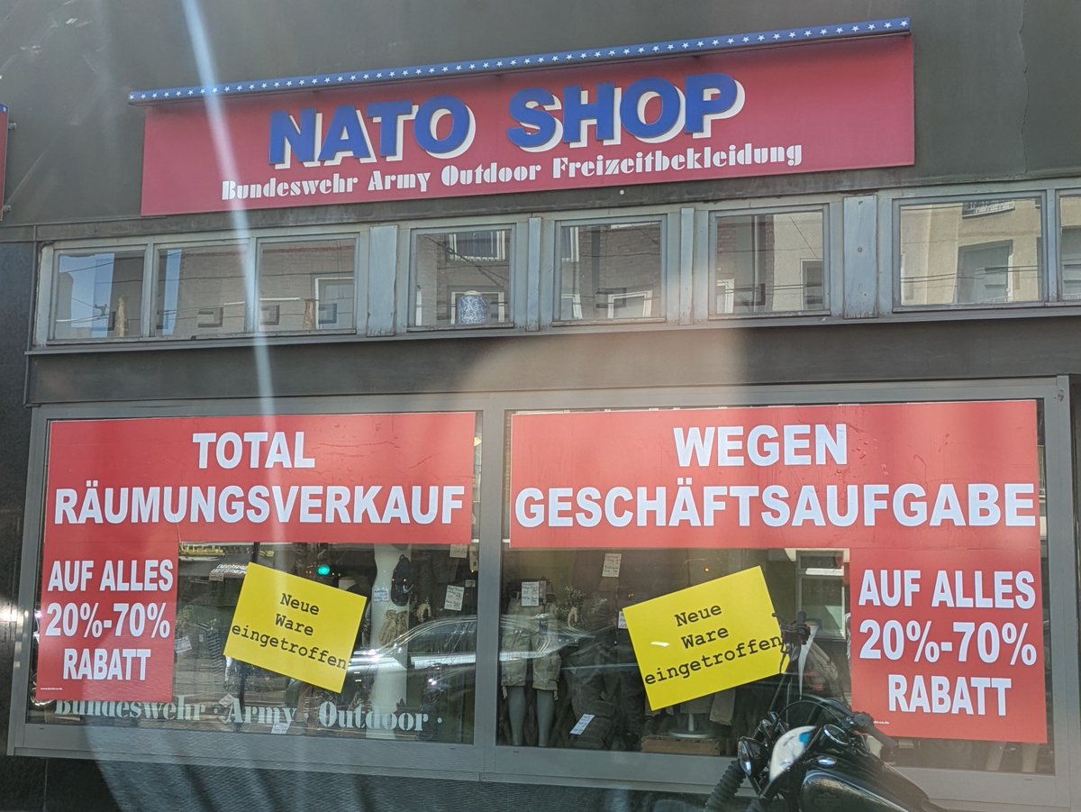 joyopal's tweet image. In the US they are gun shops, in Germany...
