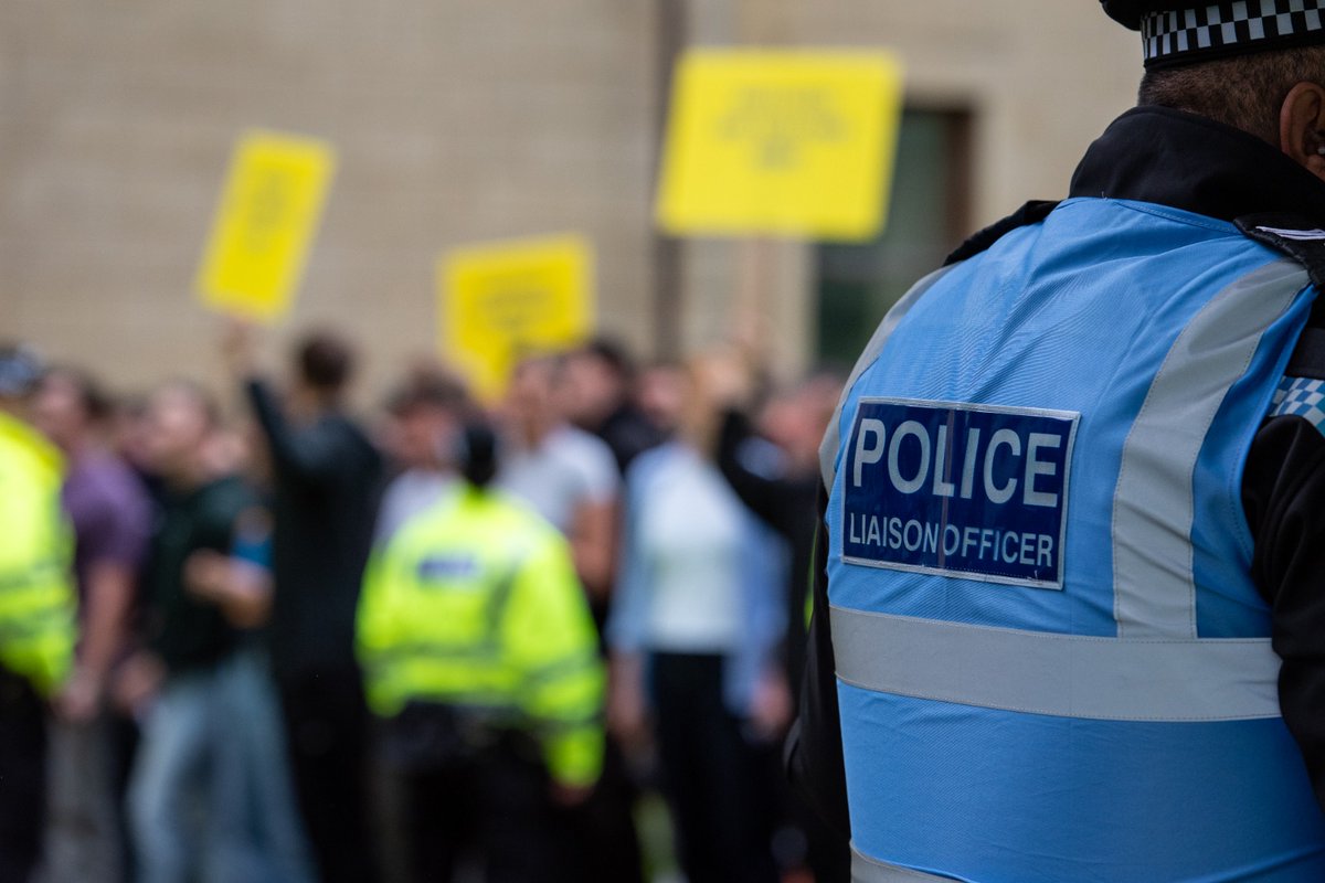 PSOSCollege's tweet image. The Police Scotland National Negotiator Unit held a Police Liaison Officer (PLO) training course last week.
PLO's are specialist officers who provide support at events. 🏟️
Course 01/25 assisted the training of new PLOs with an exercise. 👮🏽♀️
#LifeOfAProbationer