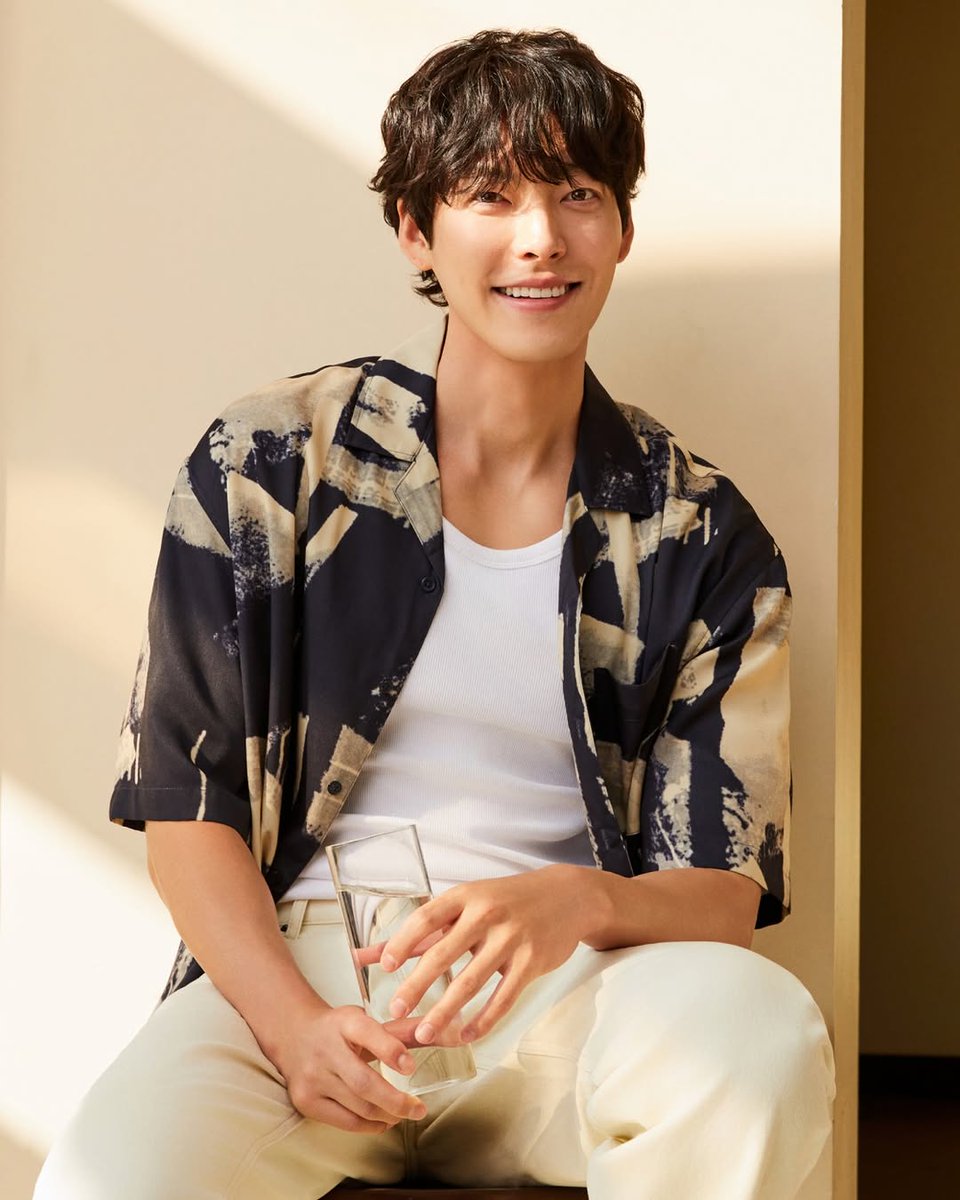 아 여름느낌🌱 넘 예뽀ㄷㅏ🤍
#김우빈 #kimwoobin #FAHRENHEIT #SS25