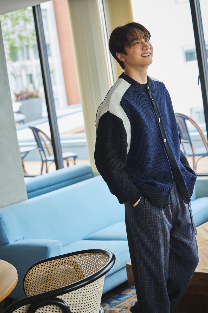 fast_japan_'s tweet image. 小関裕太のオフショットをお届け📸
どこでも楽しそうにご本人の世界観を作り出して撮影に望まれるので、周りも自然と明るく楽しい気持ちになるんです。
皆様にもそんな撮影のワンシーンをお裾分け🤲
※Instagramでは別のカットも🤭
お見逃しなく!👀
#FAST #小関裕太
@yutakoseki