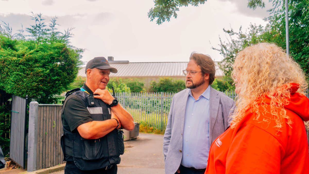 New eight-point charter aims to put #antisocialbehaviour victims at the heart of everything authorities do. ❤️
The ASB charter will set out minimum standards of service with authorities across Cleveland pledging to work more closely ✍️
tinyurl.com/42kab4nm