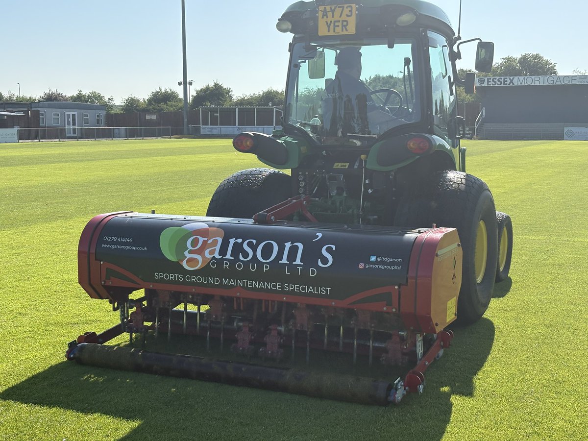 Verti draining today. Only possible on pitches with irrigation in this heat! 

#GarsonsGroupLtd #heat #Weather