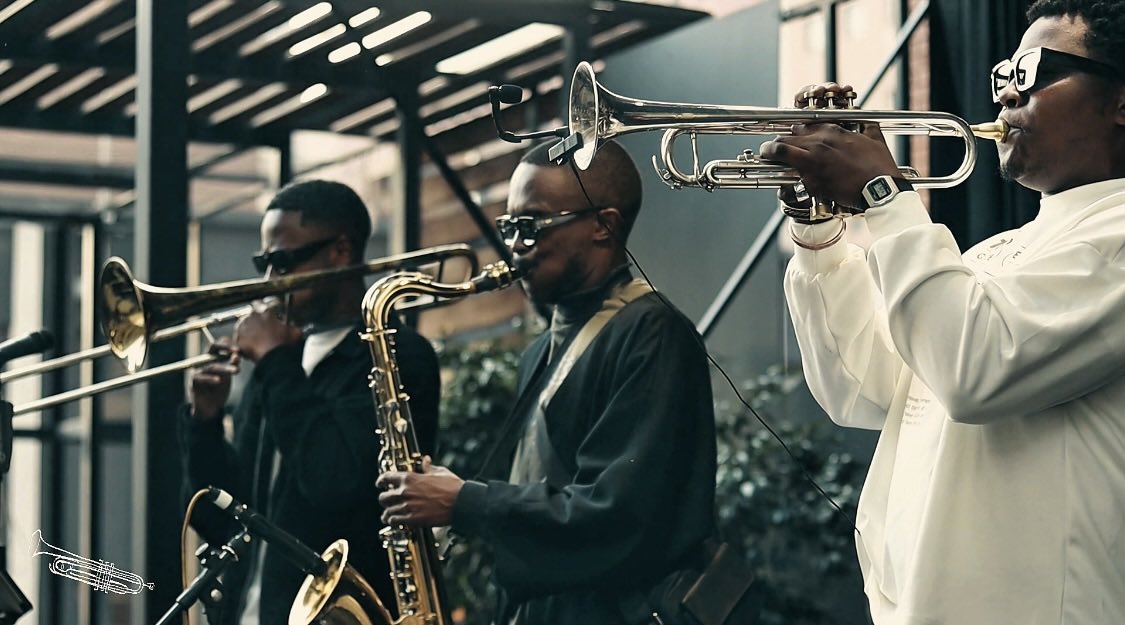 Top s’gelekeqe thinks unicorns exist tweet media