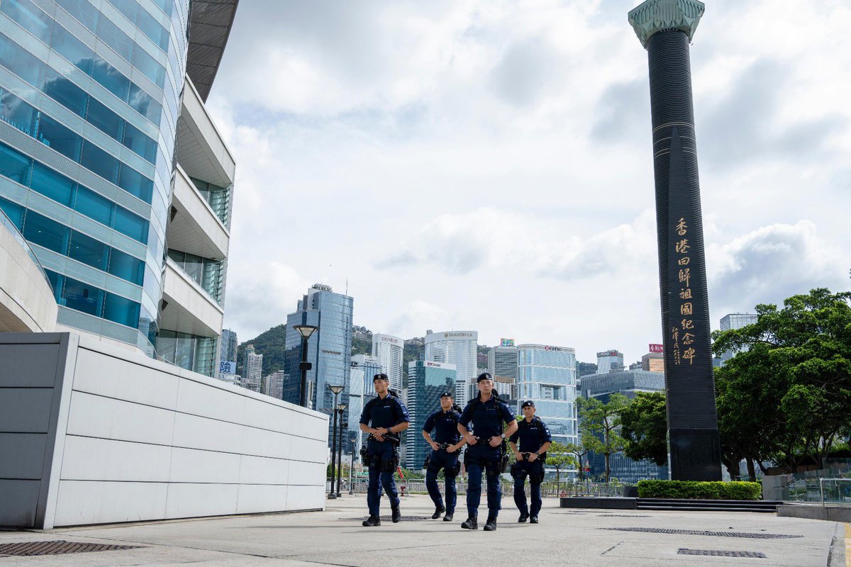 hkpoliceforce's tweet image. PROTECTING ALL
ALL THE WAY🫡
On the eve of the 28th anniversary of🇭🇰’s return to the Motherland🇨🇳—officers from our✈️#AirportSecurity Unit dutifully patrol the city to ensure safety ahead of the important occasion while sharing the joyous vibe with citizens💙.

The whole of #HKPF