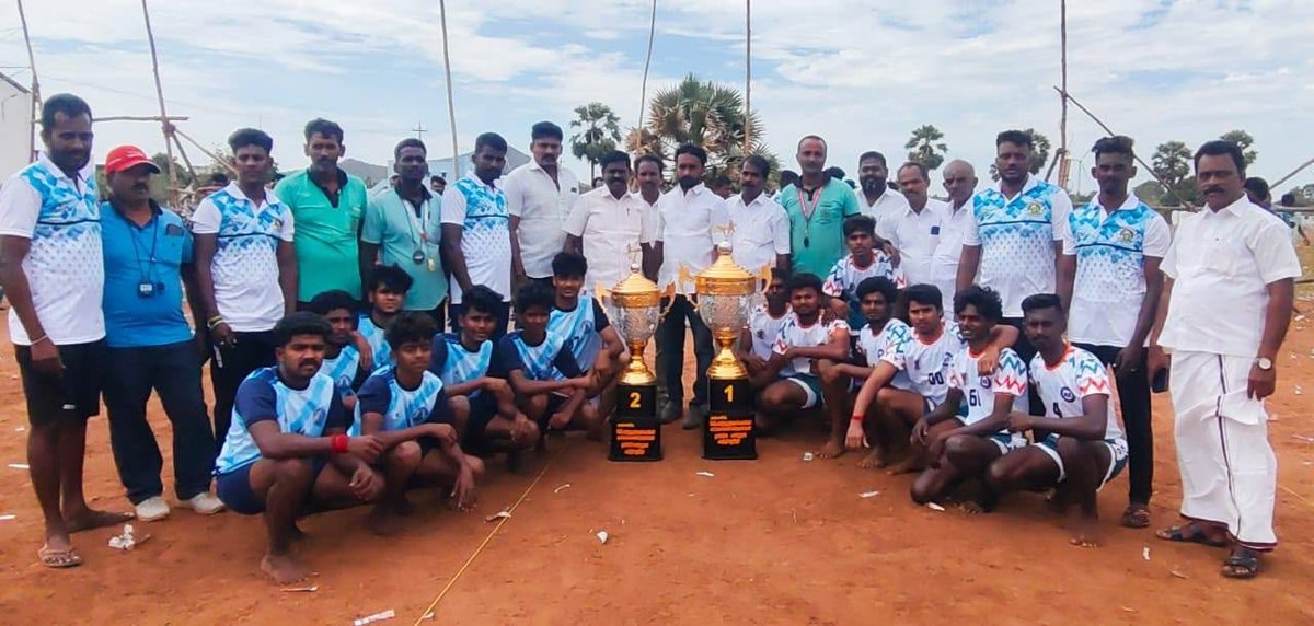 Sivapadmanathan's tweet photo. அத்தியூத்தில் நேதாஜி ஸ்போர்ட்ஸ் கிளப் சார்பில் நடைபெற்ற தலைவர் கலைஞர் அவர்களின் 102 ஆவது பிறந்த நாளை முன்னிட்டு நடைபெற்ற கபடி போட்டி தொடங்கி வைத்த போது. https://t.co/qT9Ycv2Kl6
