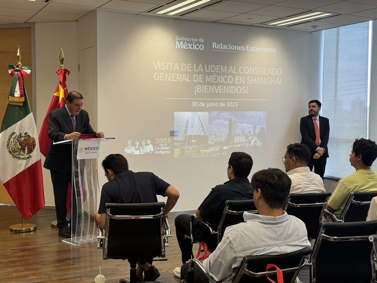<a href="/ConsulMexSha/">Consulmex Shanghái</a> recibió a estudiantes de la Universidad de Monterrey como parte de su visita académica a China. Una grata visita en la que compartimos experiencias, ideas y el compromiso común de fortalecer los lazos entre México y China. 🇲🇽🤝🇨🇳
<a href="/udem/">Universidad de Monterrey</a> <a href="/SRE_mx/">Relaciones Exteriores</a> <a href="/americaasia_/">Americaasia</a>