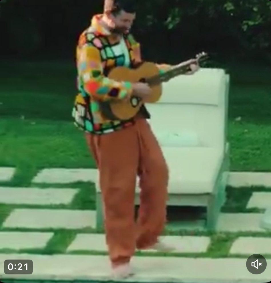 BrettEld76199's tweet image. Summer mindset ☀️