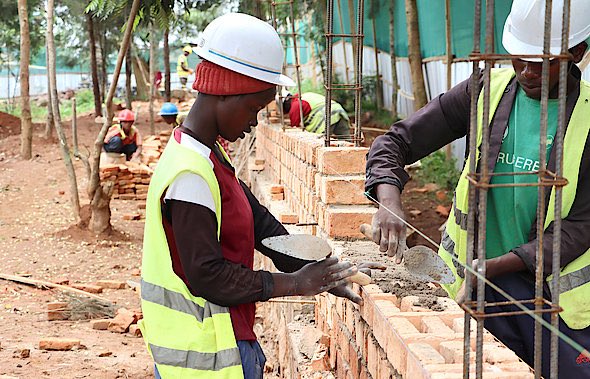 sahr_kpundeh's tweet image. The World Bank has approved Jya Mbere II, a project that expands economic opportunities for refugees and host communities in Rwanda. The project delivers jobs, essential services and infrastructure to 380,000 people. Learn more 👉 shorturl.at/uDzJ5
@WB_Rwanda