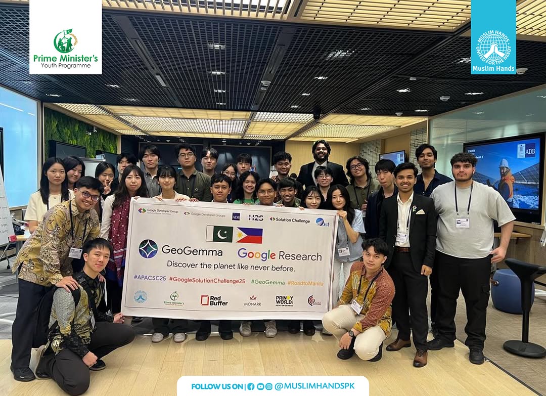 mhclimateaction's tweet image. Big win for Climate Action!
Team GeoGemma wins the Google Solution Challenge 2025 in Manila 🇵🇰🇵🇭
Their GeoAI tackles climate & data issues youth innovation at its best!
Proudly supported by Muslim Hands
#GeoGemma #ClimateAction #GoogleSolutionChallenge #PrideOfPakistan