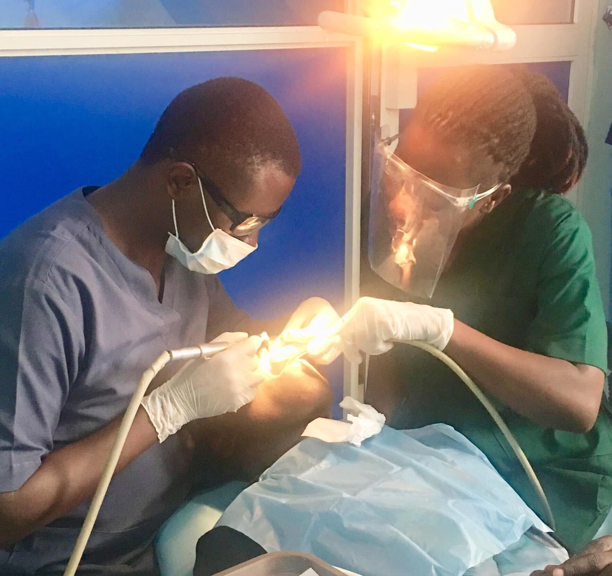 CAL_Dental's tweet photo. Don't forget to prioritize your smile! 🦷💫 Book your 6-month recall checkup and cleaning appointment with CAL Dental Clinic today! 💬 Our experienced team is here to ensure your teeth stay healthy and strong. Call us or book online now to schedule your appointment! 📅 #CALDental https://t.co/a6JQuIhMYK