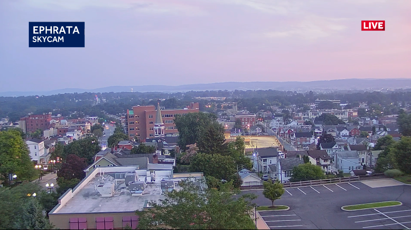 🌆 MONDAY SUNRISE
What a beautiful painted sky! We'll see a few thunderstorms this afternoon, but a higher chance arrives this evening through early tonight. Hot and humid, highs near 90! #PAwx