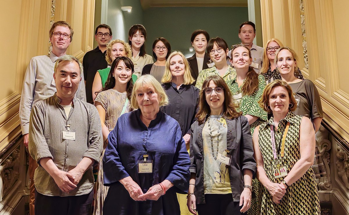 UCLDIS's tweet photo. What do Britain’s top curators say about Chinese Export Watercolours (CEW)? On 18 June, we hosted the UCL-V&amp;A workshop to explore CEW across national institutions! Curators &amp; scholars from across Britain attended: https://t.co/BBkWEw7J0R
#CEW #CulturalHeritage #DigitalHumanities https://t.co/sGAANMgPvG