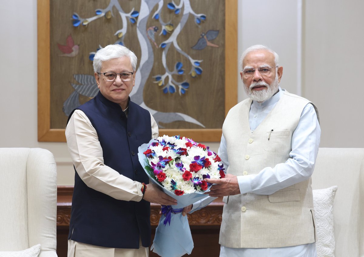 PMO India tweet media