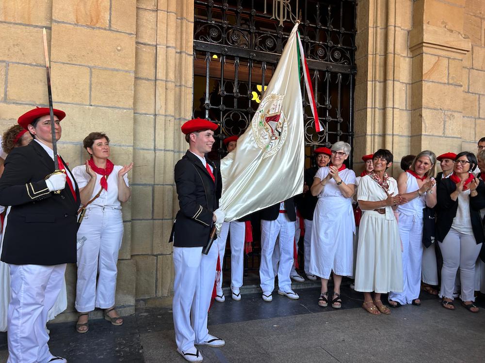 Alarde publiko eta parekide bakarraren eskaerari, gaur momentuz, erantzunik ez.

bidasoa.hitza.eus/2025/06/30/iru…

#Irun #Sanmartzial