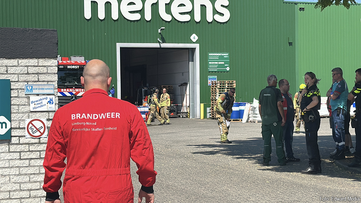 Grote hoeveelheid salpeterzuur gemorst bij bedrijf in Horst