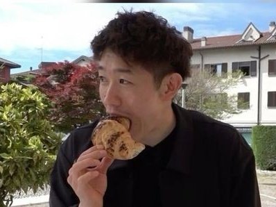 we have a thread now of: "Yuki Ishikawa eats things"🤭