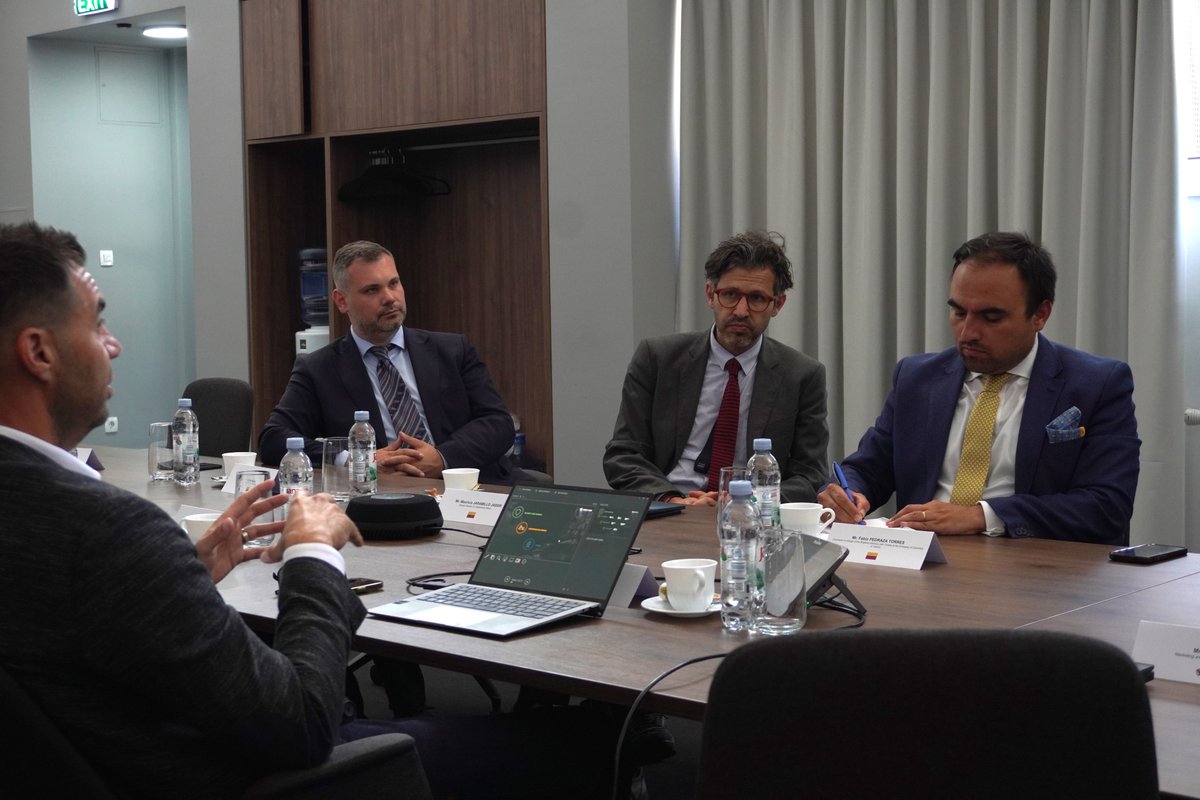 DOKING_Ltd's tweet photo. @DOKING_Ltd had the honour of hosting Colombiaโs delegation led by #Deputy #Minister of MFA @mauricio181212 and presenting our #unmanned systems.
Their commitment to a safer Colombia #inspires us to keep #innovating for a more #secure #world.
#DOKING #Colombia https://t.co/pZpQULZN6p