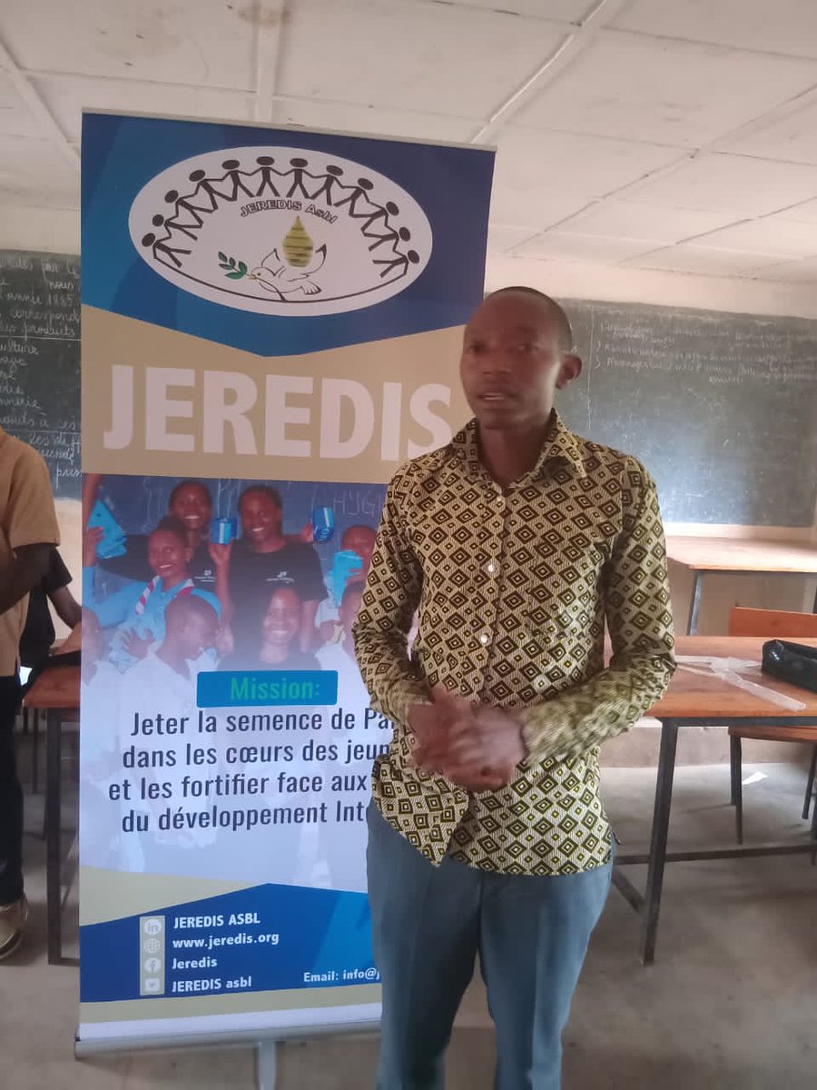 AsblJeredis's tweet photo. 2. 60 jeunes volontaires sont sensibilisés à participer activement à la mise en œuvre de l'agenda 2250: jeunesse - paix-sécurité;
3. 60 jeunes sont informés sur les opportunités du volontariat en matière de #peacebuilding , éducati° environnementale, santé et bien-être. https://t.co/0MGL7JPgGk